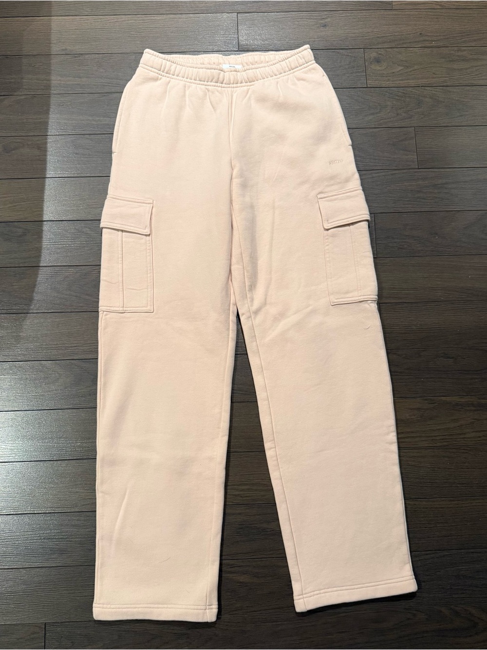 Aritzia cargo sweats mega fit small